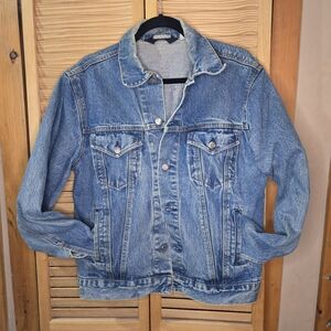 Vintage Men's Blue Denim Jacket -- Size Large- Throwback to the 80's/90's